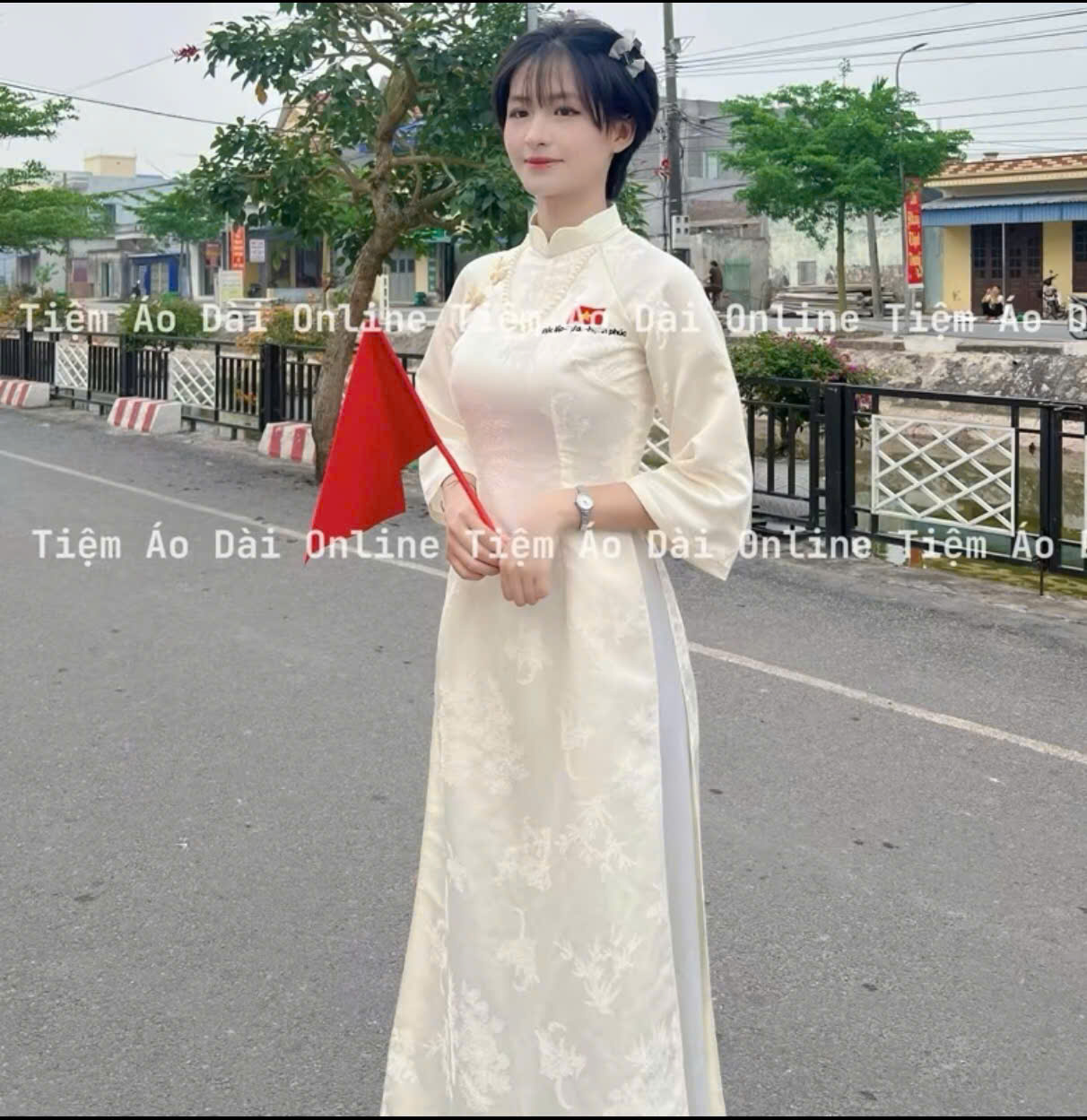 ÁO DÀI TRẮNG THÊU CHỮ