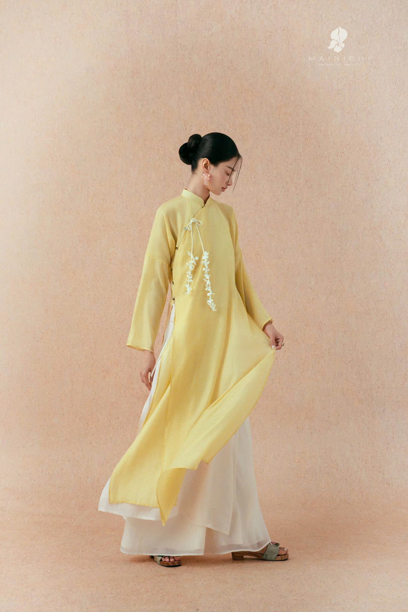 ÁO DÀI NGŨ THÂN VÂN TĨNH VÀNG- MAINICHI