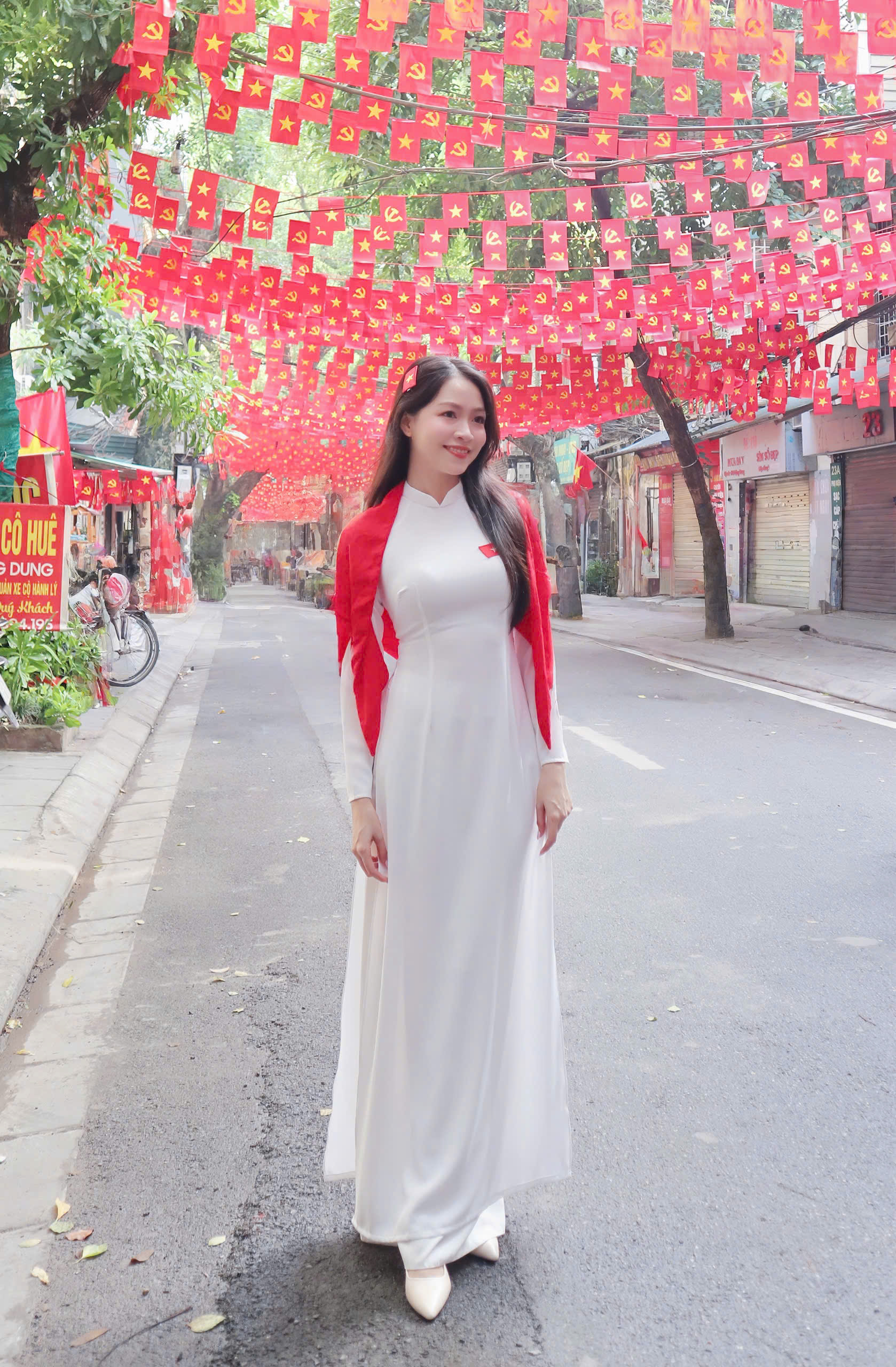 ÁO DÀI TRẮNG THÊU CỜ